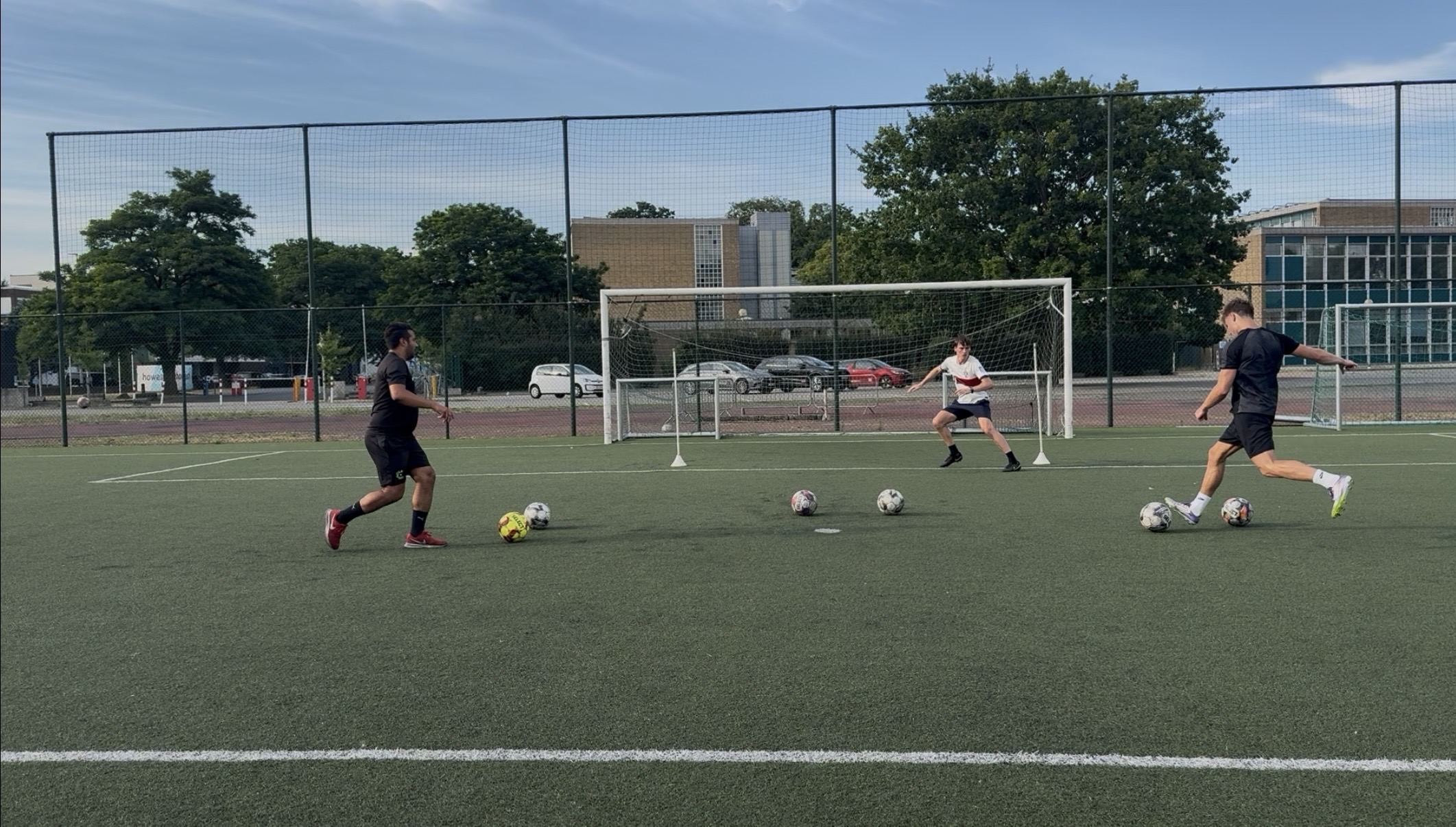 Remi Ramon op de training — coaching in actie